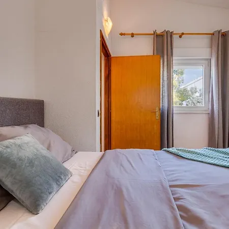 Habek Apartment Vrboska